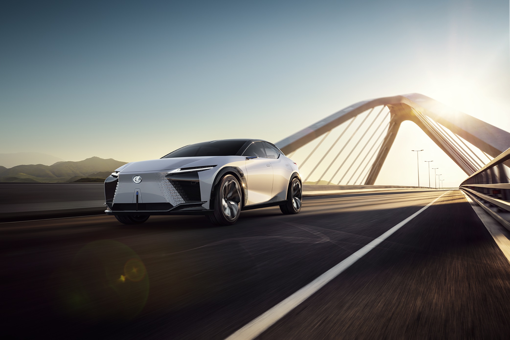 Lexus 2025'e Kadar 20 Elektrik Motorlu Model Tanıtacak (1)