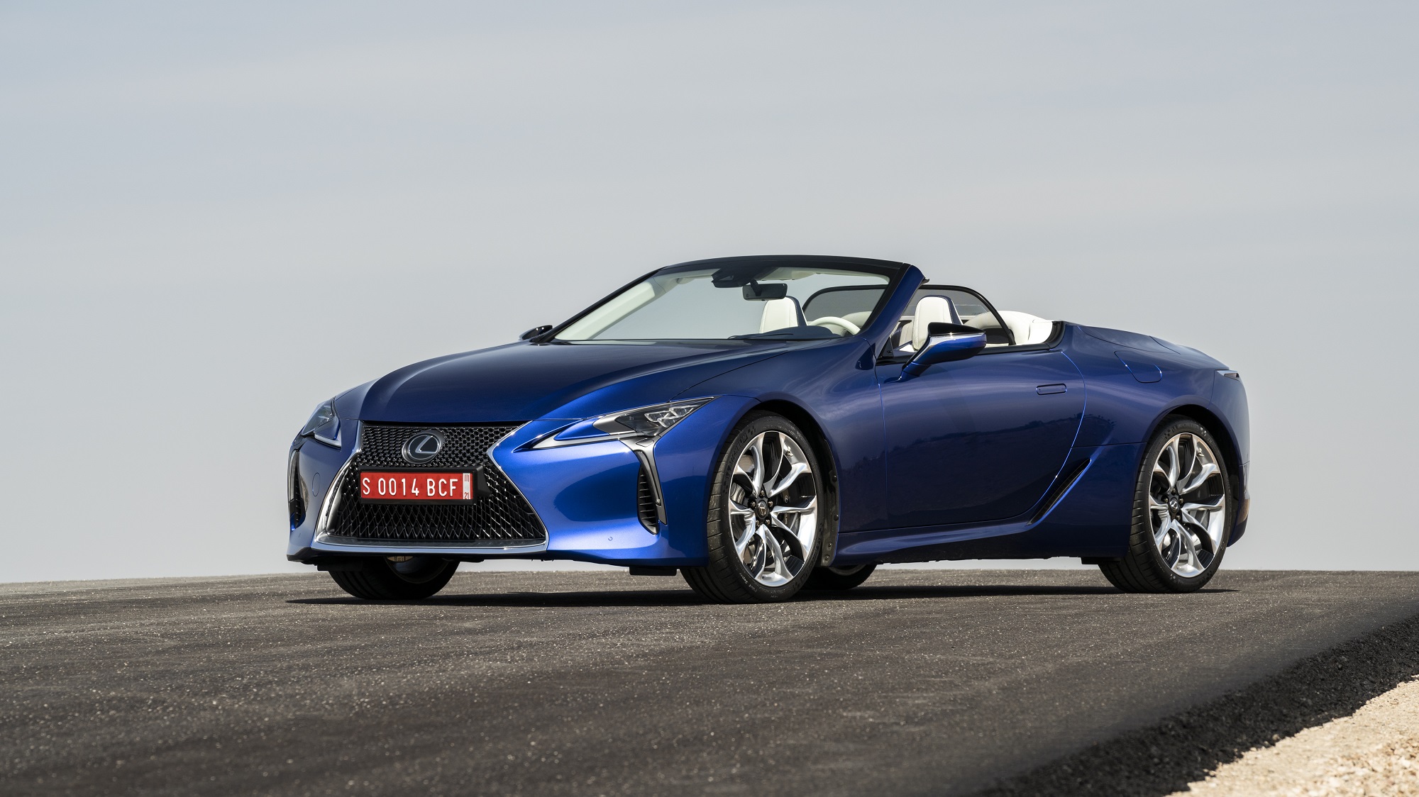 Lexus Kusursuz Boya İçin Teknolojinin Sınırlarını Zorluyor 1