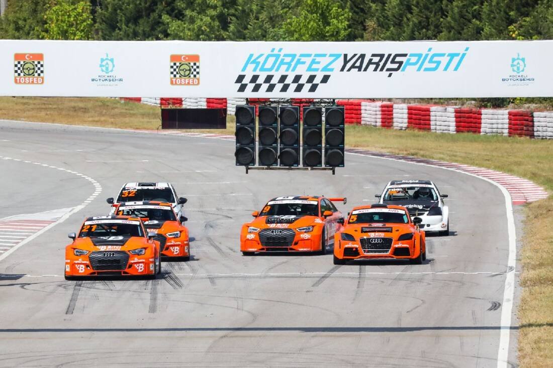 Körfez Yarış Pisti’nde Büyük Çekişme!