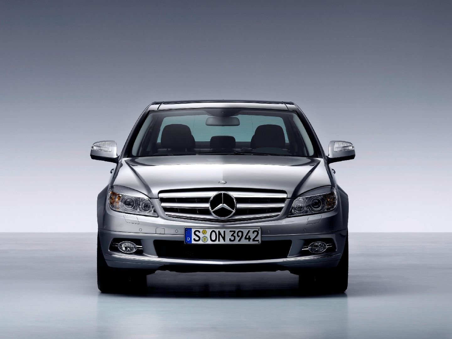 The evolution of the radiator grille – from chrome-edged radiator cover to avant-garde design artefact and sensor hub