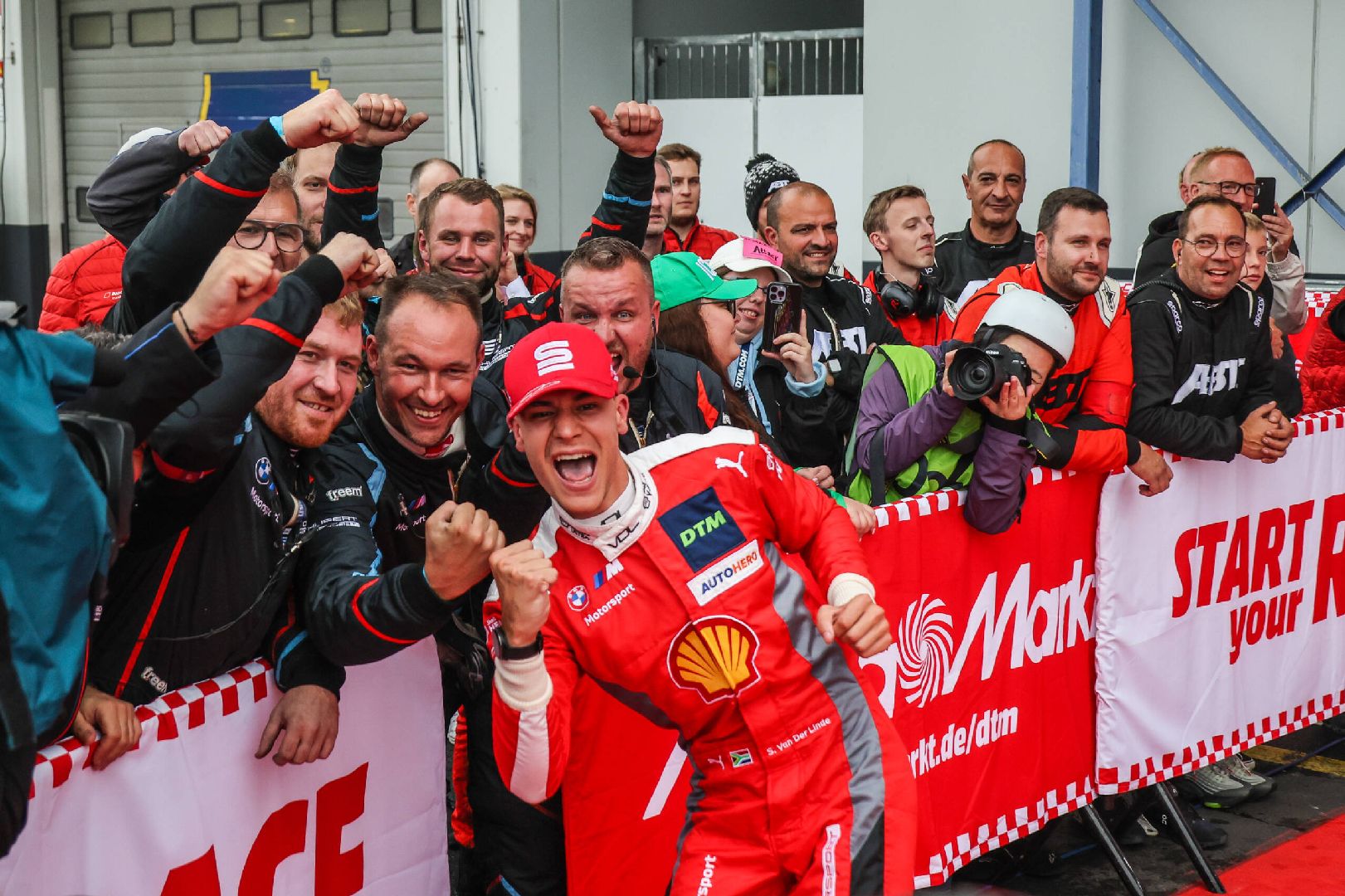 Sheldon van der Linde wins Saturday’s race at the Nürburgring to return to the top of the drivers’ standings.