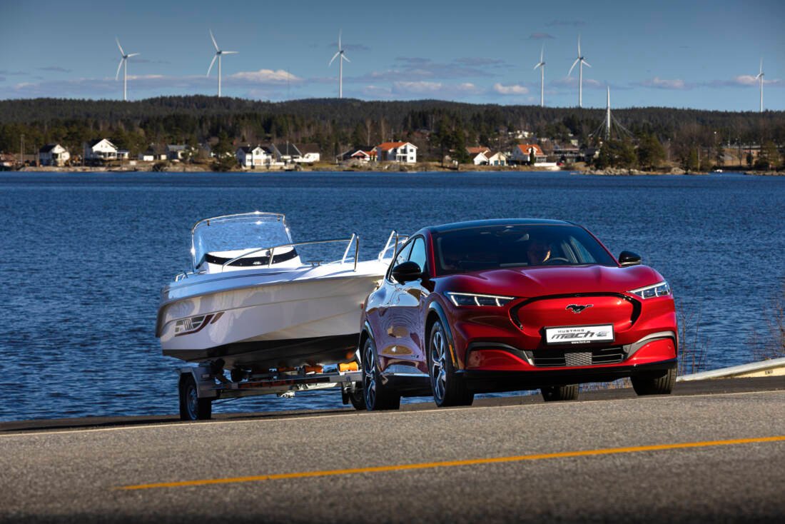 FORD DIALS-UP MUSTANG MACH-E DRIVER ASSISTANCE AND COMFORT AS ELECTRIC MUSTANG SALES OUT-PACE PETROL BY 8-TO-1