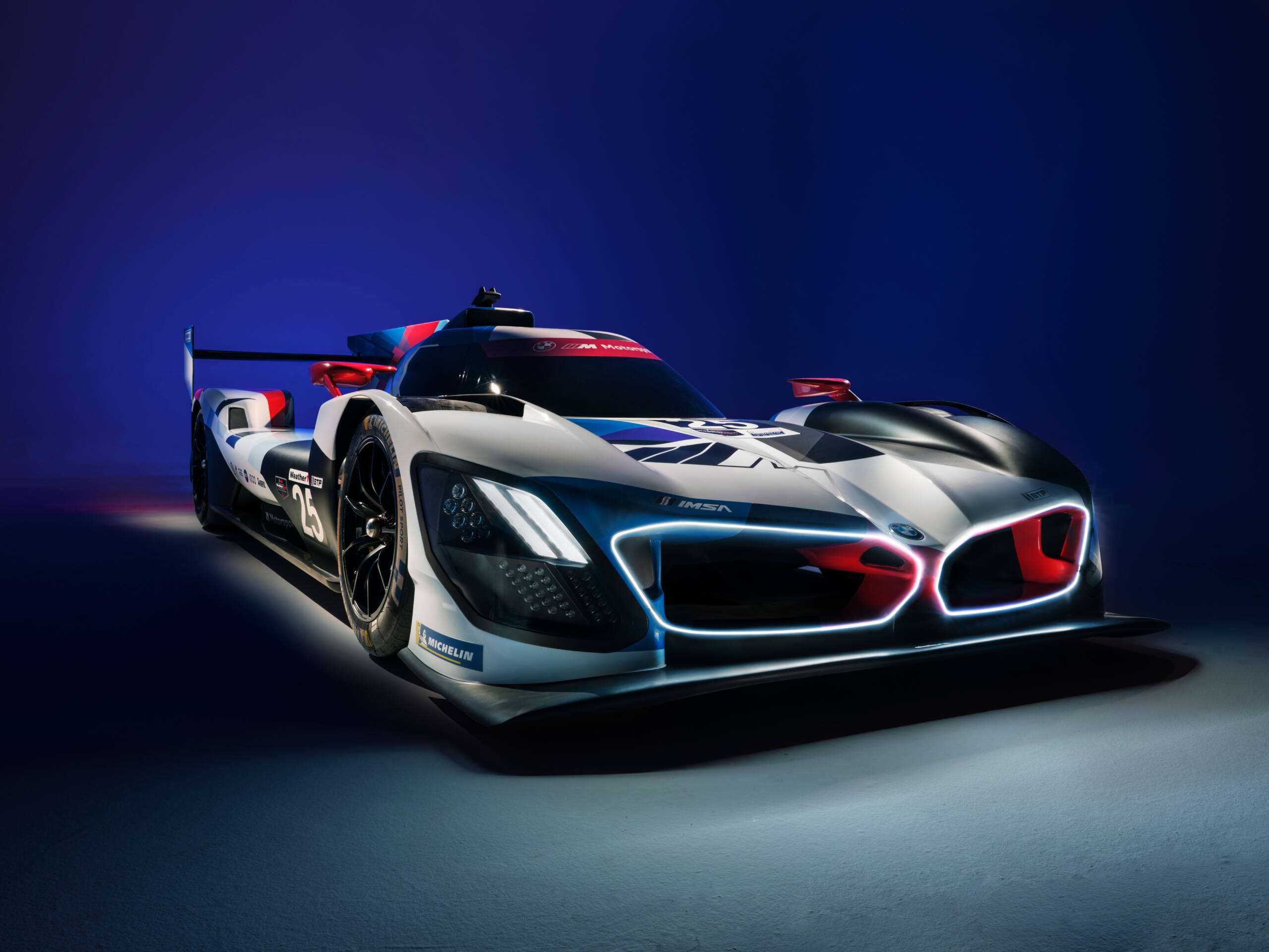 World premiere in Los Angeles: BMW M Motorsport unveils the BMW M Hybrid V8 in its race livery and announces 2023 IMSA season drivers