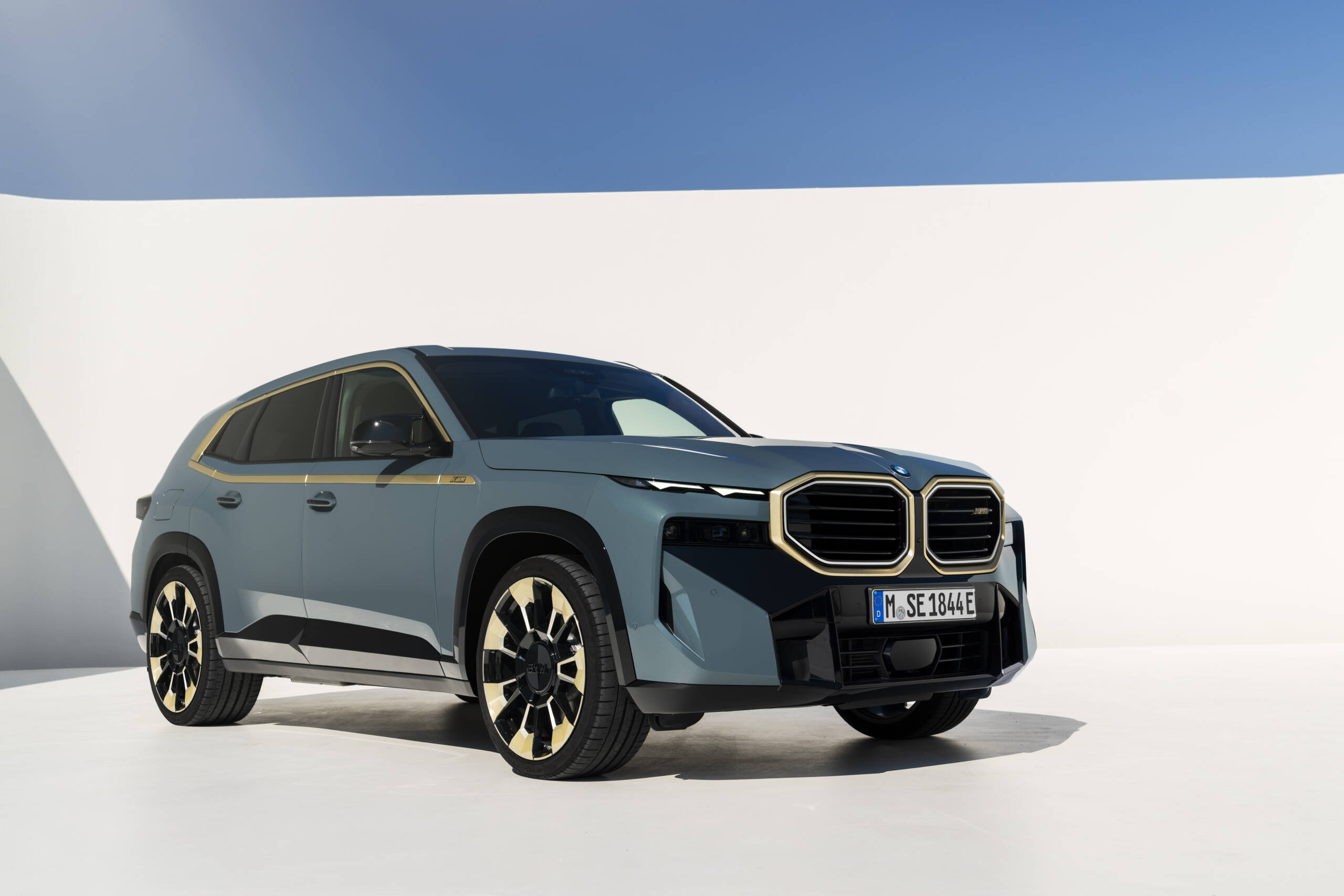 İlk Seri Üretim Hibrit Motorlu BMW M Otomobili BMW XM 2023'te Sizlerle!