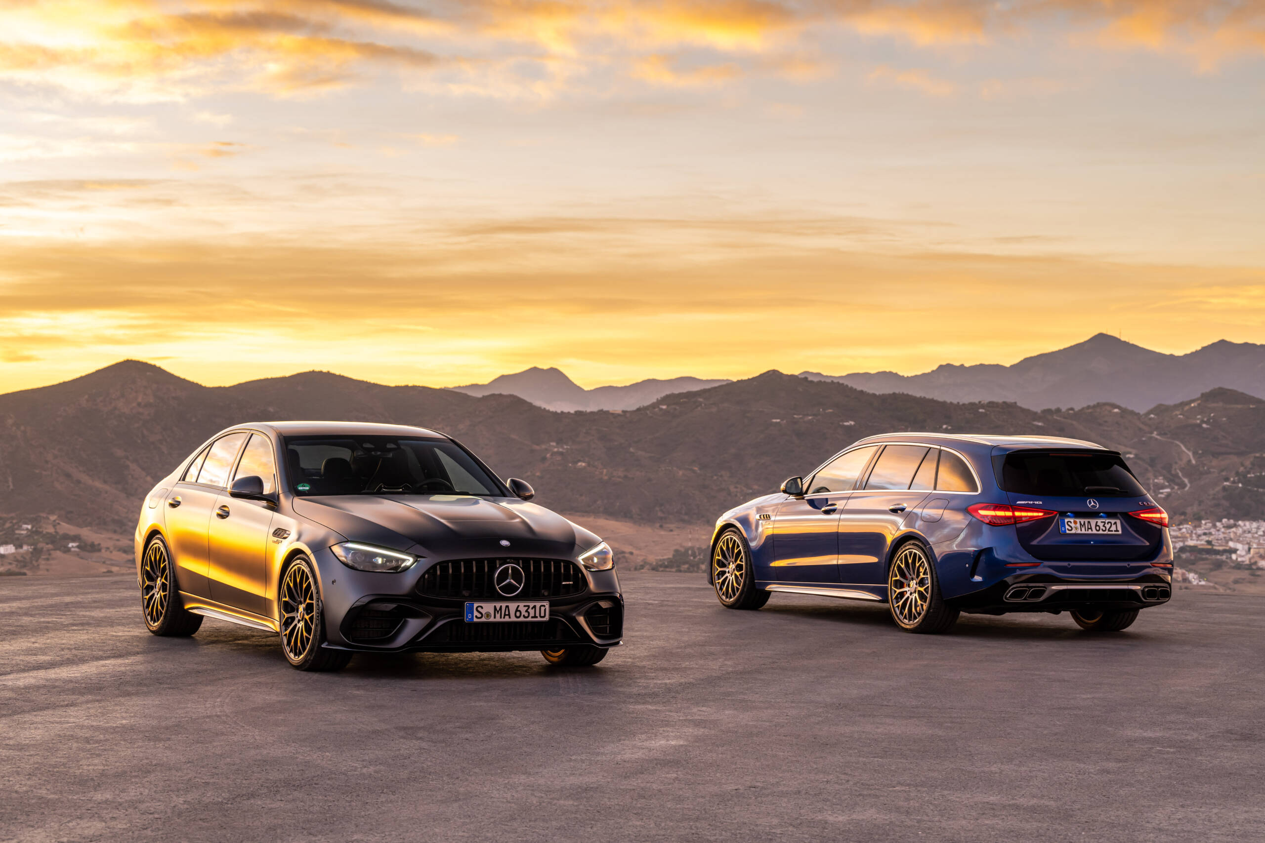 Mercedes-AMG C 63 S E PERFORMANCE (Kraftstoffverbrauch gewichtet, kombiniert: 6,9 l/100 km; CO2 Emissionen gewichtet, kombiniert: 156 g/km; Stromverbrauch gewichtet, kombiniert: 11,7 kWh/100 km) Exterieur: MANUFAKTUR graphitgrau magno; Interieur: Leder Nappa AMG schwarz mit grauer Ziernaht;Kraftstoffverbrauch gewichtet, kombiniert: 6,9 l/100 km; CO2 Emissionen gewichtet, kombiniert: 156 g/km; Stromverbrauch gewichtet, kombiniert: 11,7 kWh/100 km* The new Mercedes-AMG C 63 S E PERFORMANCE (combined fuel consumption, weighted: 6.9 l/100 km; combined CO2 emissions, weighted: 156 g/km; combined electric energy consumption, weighted: 11.7 kWh/100 km) exterior: MANUFAKTUR graphit grey magno; interior: Nappa leather AMG black with grey contrast stitching;Combined fuel consumption, weighted: 6.9 l/100 km; combined CO2 emissions, weighted: 156 g/km; combined electric energy consumption, weighted: 11.7 kWh/100 km*