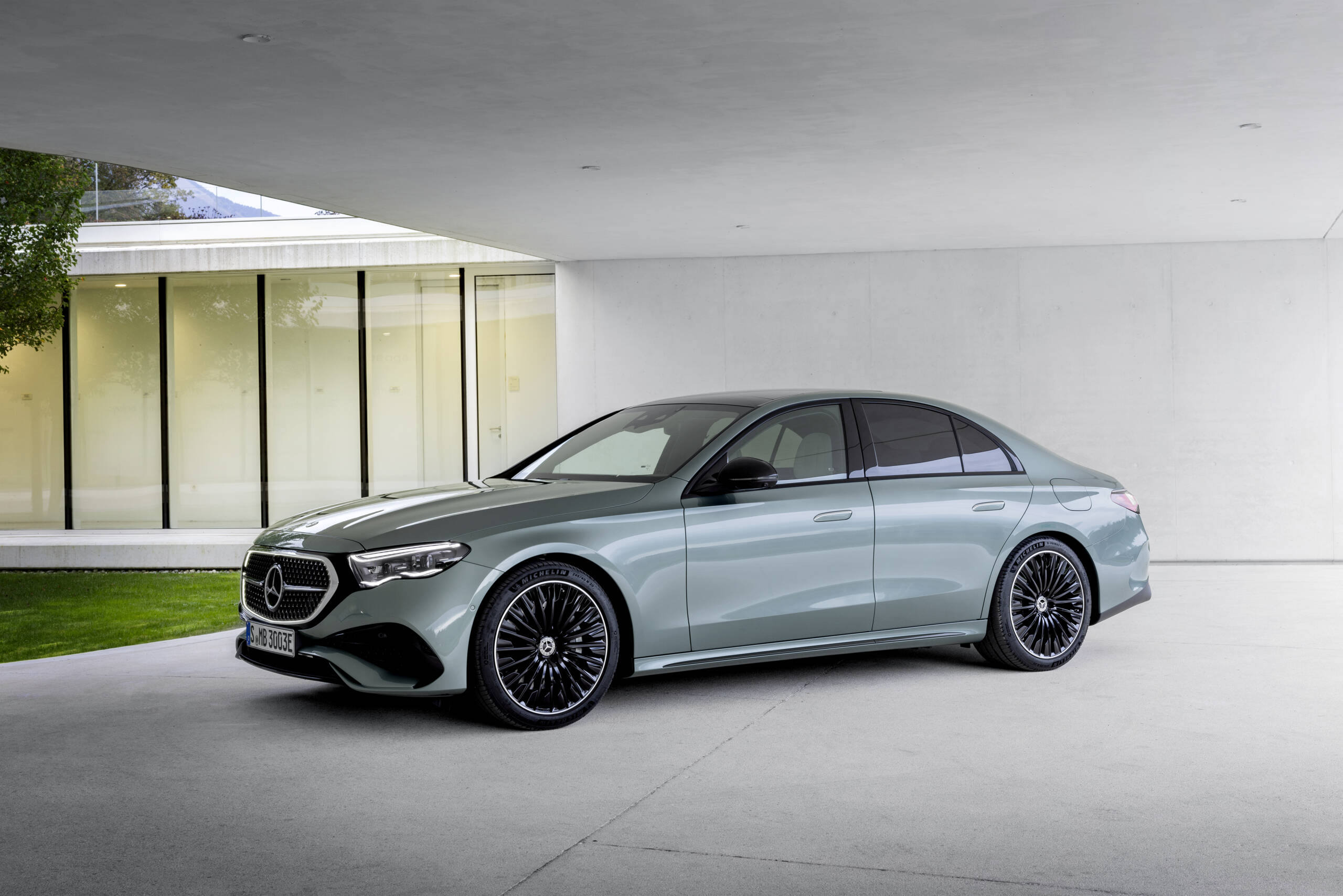 Mercedes-Benz Q2